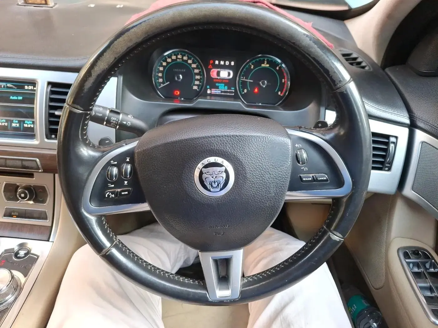 2013 Jaguar XF 2.2 DIESEL LUXURY, Diesel, Automatic, 1,54,499 km, interior