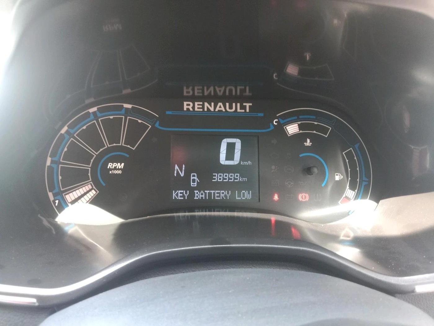 2022 Renault TRIBER RXZ AMT, Petrol, Automatic, 38,999 km, interior