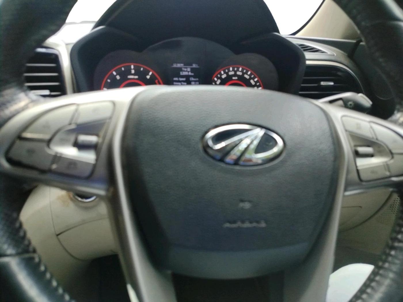 2019 Mahindra XUV300 W8 (O) 1.5 DIESEL AMT, Diesel, Automatic, 79,324 km, interior