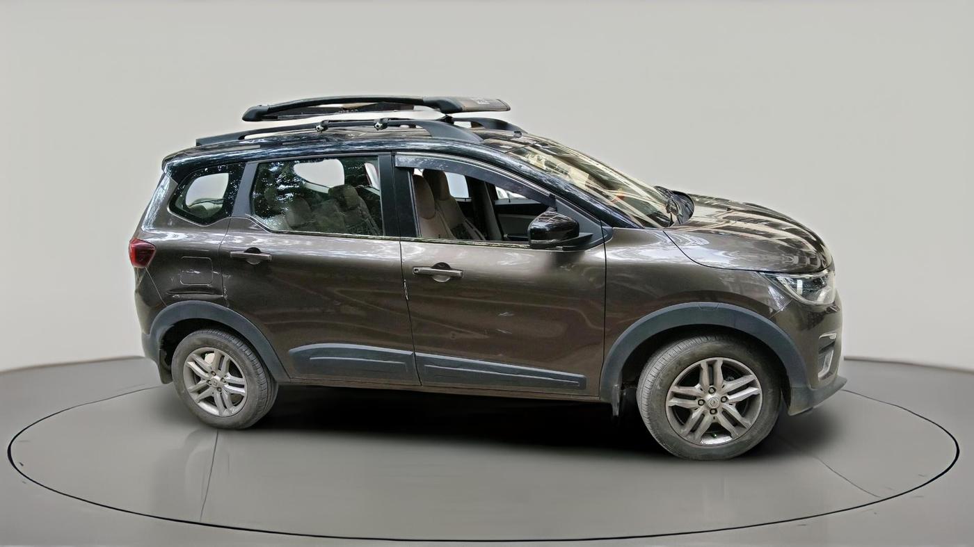 2022 Renault TRIBER RXZ, Petrol, Manual, 24,170 km, exterior