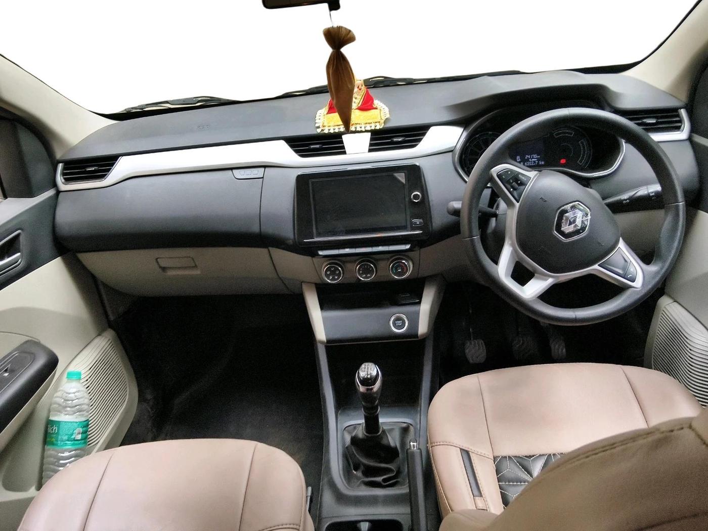 2022 Renault TRIBER RXZ, Petrol, Manual, 24,170 km, interior