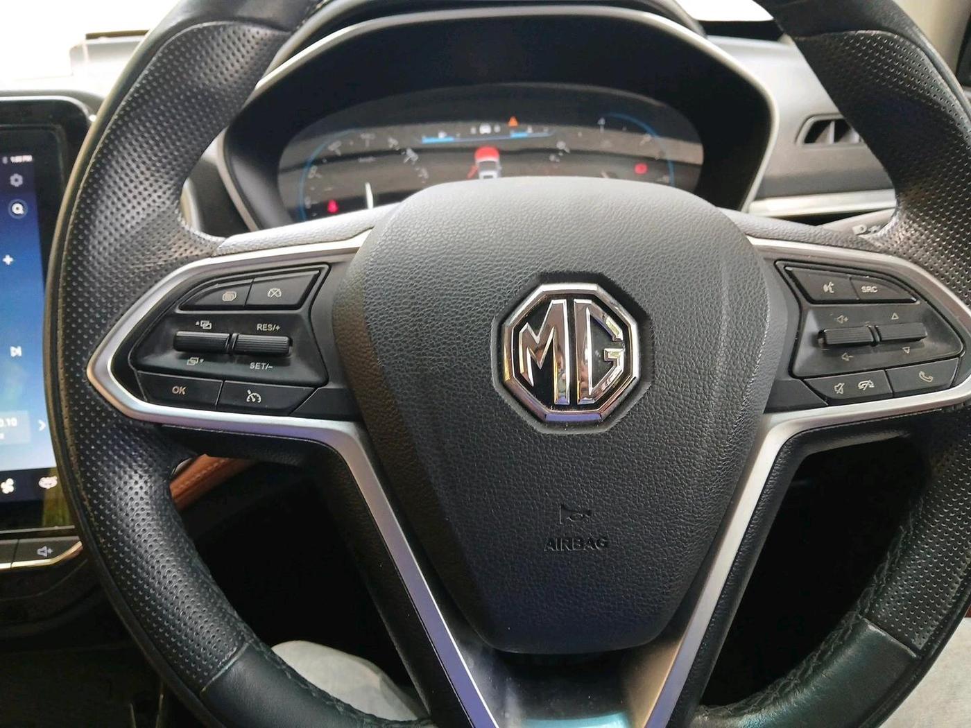2022 MG HECTOR PLUS SHARP 1.5 PETROL TURBO HYBRID MT 6-STR, Petrol, Manual, 34,812 km, interior