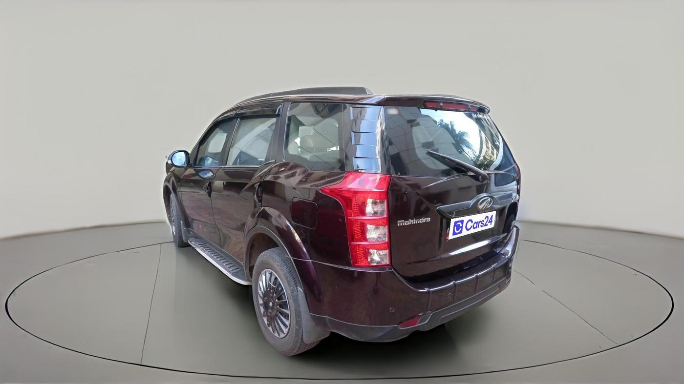 2017 Mahindra XUV500 W6 AT, Diesel, Automatic, 1,34,903 km, exterior