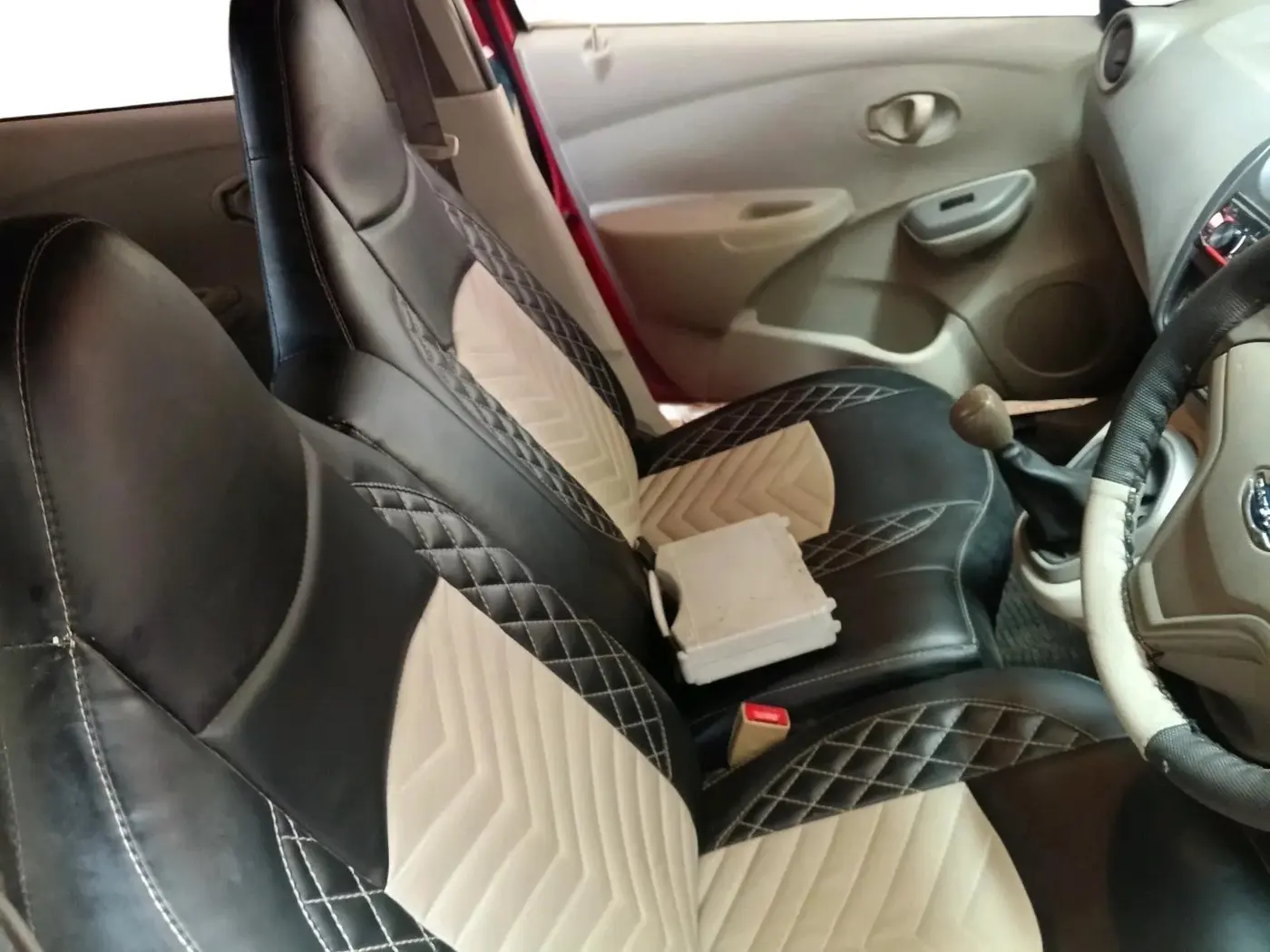 2014 Datsun Go T, Petrol, Manual, 67,085 km, interior