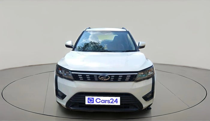 2022 Mahindra XUV300 W6 1.2 PETROL, Petrol, Manual, 56,285 km, exterior