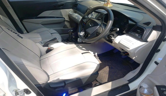 2022 Mahindra XUV300 W6 1.2 PETROL, Petrol, Manual, 56,285 km, interior
