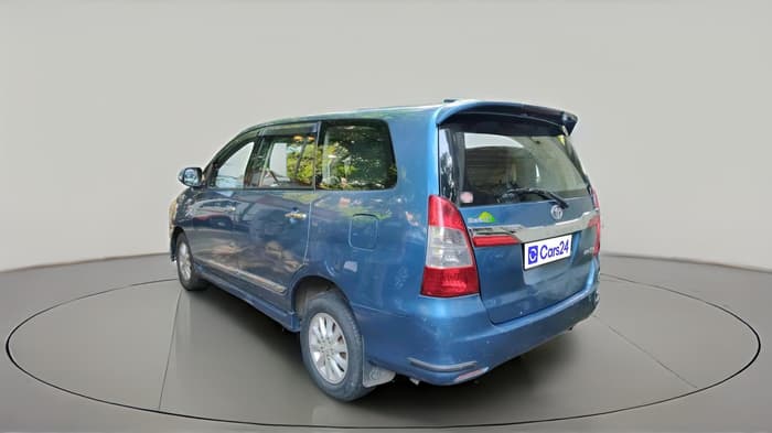 2013 Toyota Innova 2.5 VX 8 STR, Diesel, Manual, 61,169 km, exterior