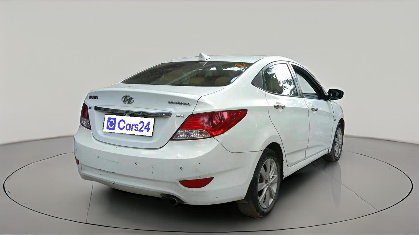 2011 Hyundai Verna FLUIDIC 1.6 CRDI SX OPT, Diesel, Manual, 1,06,119 km, exterior