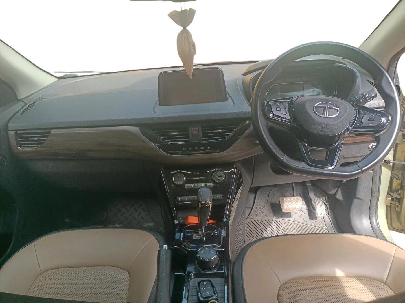2022 Tata NEXON XZA PLUS (PREMIUM) KAZIRANGA PETROL, CNG, Automatic, 26,792 km, interior