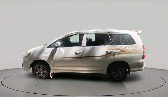 2010 Toyota Innova 2.5 G4 8 STR, Diesel, Manual, 1,43,661 km, exterior