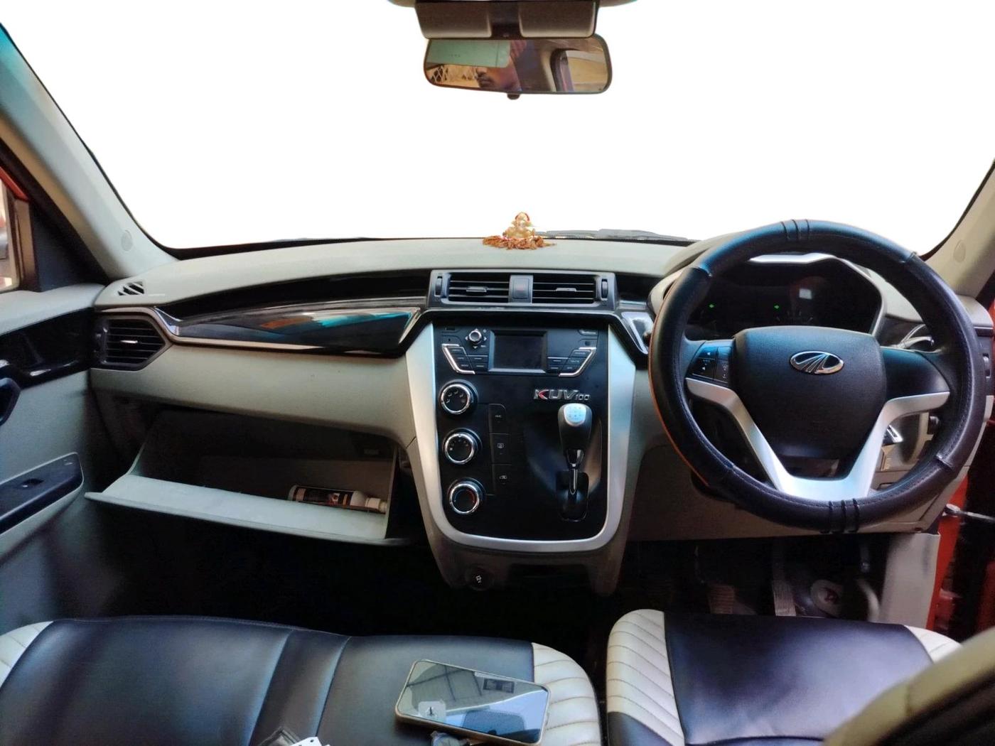 2016 Mahindra Kuv100 K2 D 6 STR, Diesel, Manual, 43,692 km, interior