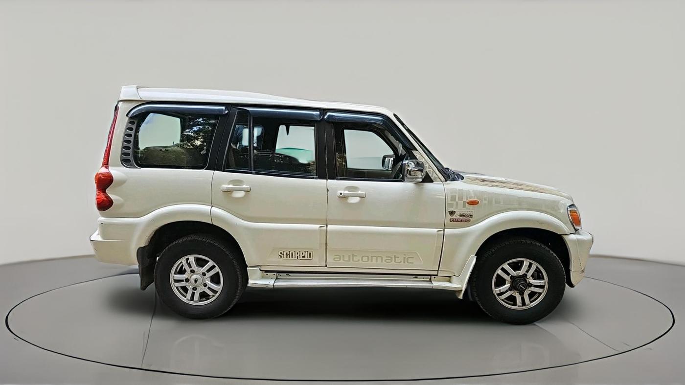 2011 Mahindra Scorpio VLX 4WD AT BS-III, Diesel, Automatic, 1,34,849 km, exterior