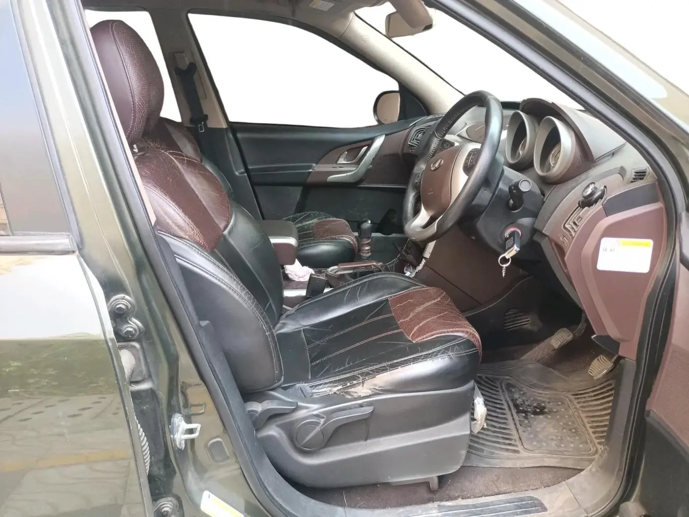 2012 Mahindra XUV500 W8 AWD, Diesel, Manual, 67,355 km, interior