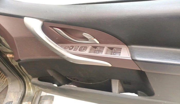 2012 Mahindra XUV500 W8 AWD, Diesel, Manual, 67,355 km, interior