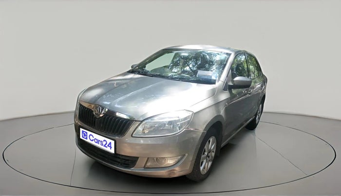 2014 Skoda Rapid AMBITION 1.6 MPI MT PLUS, Petrol, Manual, 45,774 km, exterior