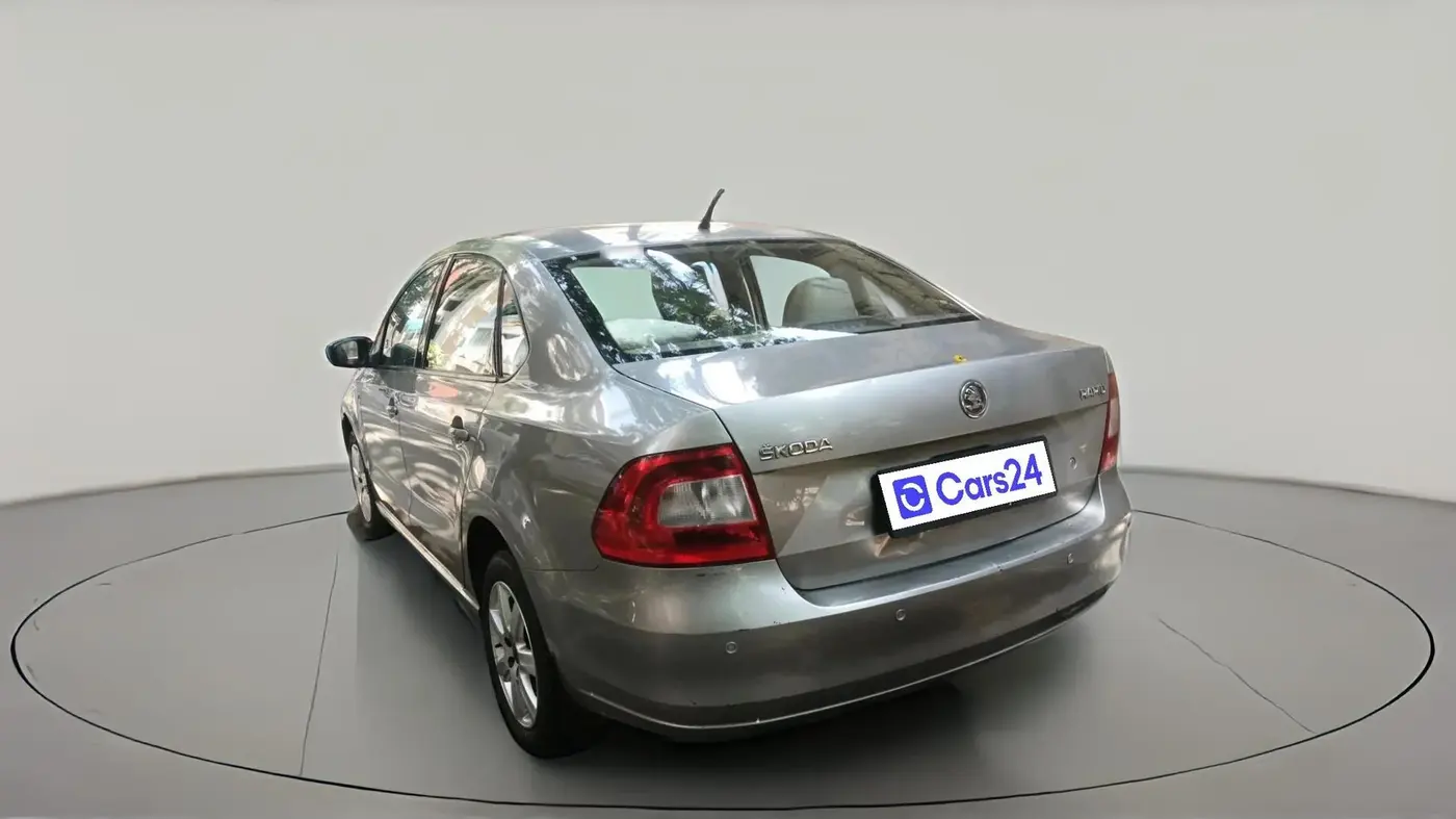 2014 Skoda Rapid AMBITION 1.6 MPI MT PLUS, Petrol, Manual, 45,774 km, exterior