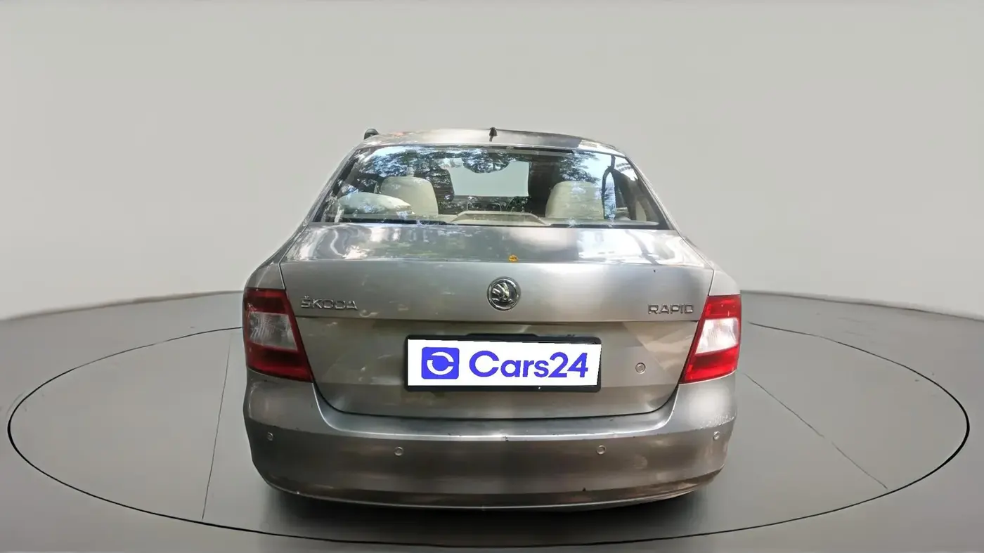 2014 Skoda Rapid AMBITION 1.6 MPI MT PLUS, Petrol, Manual, 45,774 km, exterior
