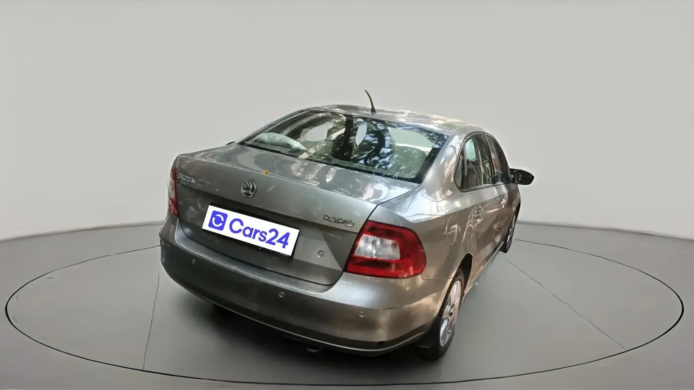 2014 Skoda Rapid AMBITION 1.6 MPI MT PLUS, Petrol, Manual, 45,774 km, exterior