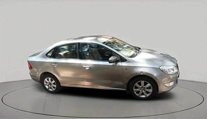 2014 Skoda Rapid AMBITION 1.6 MPI MT PLUS, Petrol, Manual, 45,774 km, exterior