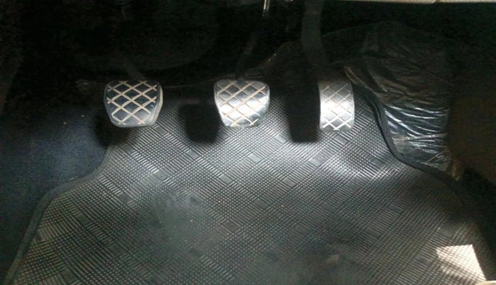 2014 Skoda Rapid AMBITION 1.6 MPI MT PLUS, Petrol, Manual, 45,774 km, interior