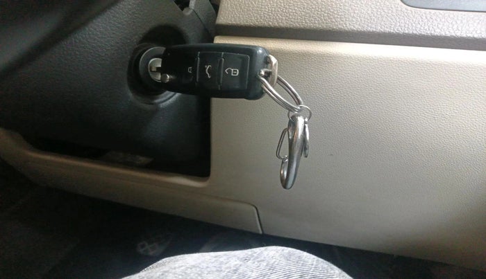 2014 Skoda Rapid AMBITION 1.6 MPI MT PLUS, Petrol, Manual, 45,774 km, interior