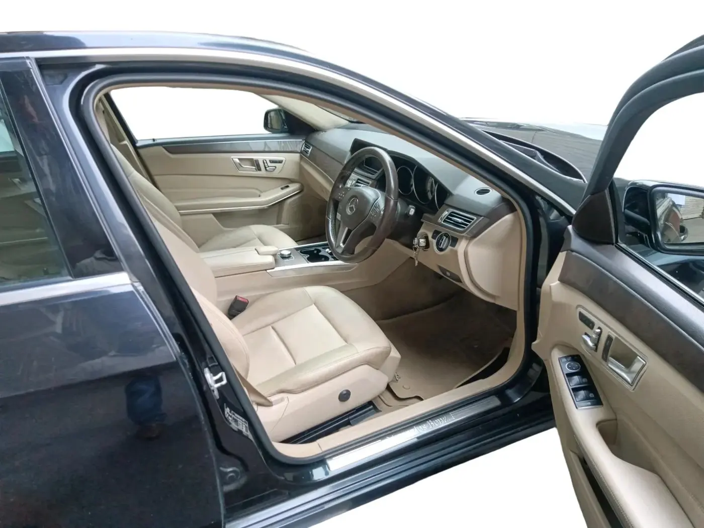 2014 Mercedes Benz E Class E 250 CDI AVANTGARDE, Diesel, Automatic, 52,864 km, interior