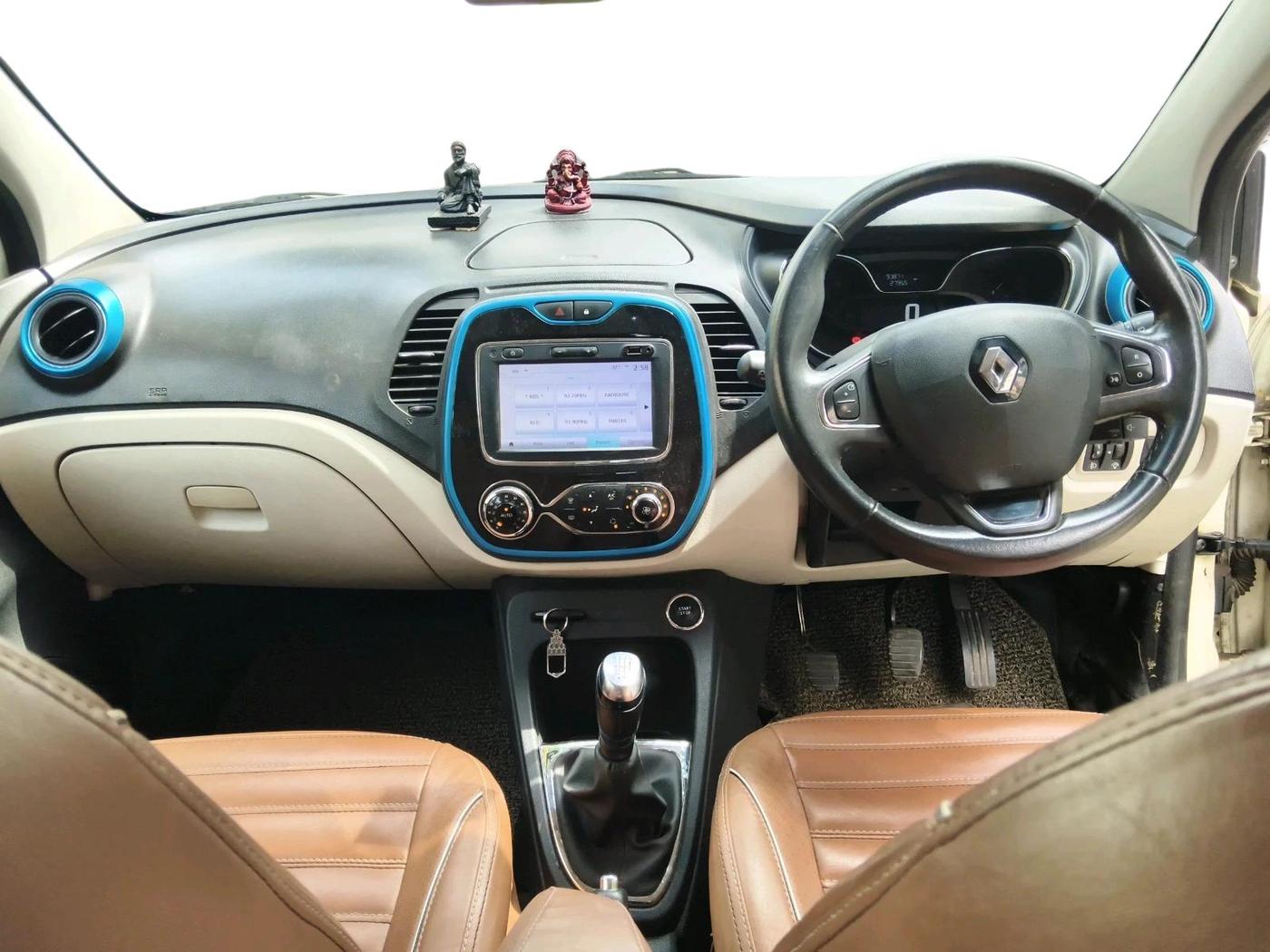 2018 Renault Captur RXT DIESEL DUAL TONE, Diesel, Manual, 93,871 km, interior