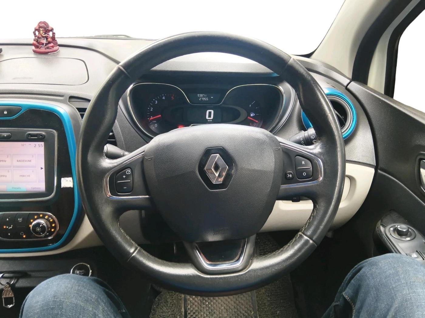 2018 Renault Captur RXT DIESEL DUAL TONE, Diesel, Manual, 93,871 km, interior