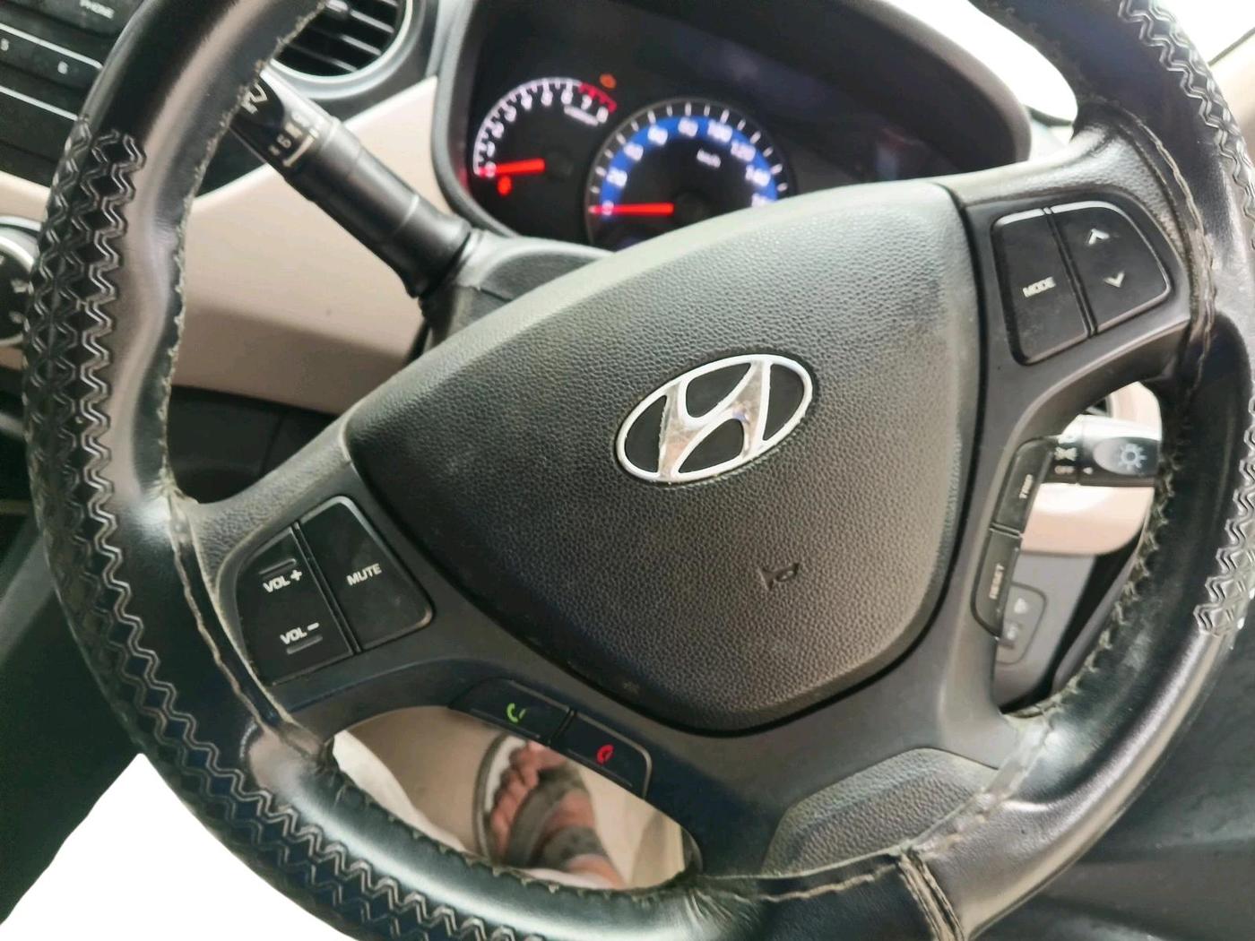 2015 Hyundai Xcent S (O) 1.2, Petrol, Manual, 74,092 km, interior