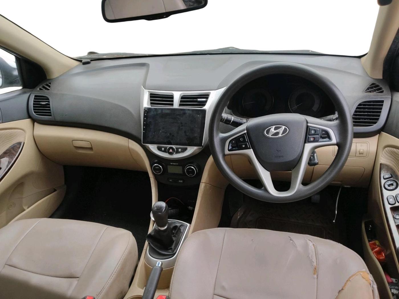 2013 Hyundai Verna FLUIDIC 1.6 VTVT SX, Petrol, Manual, 45,217 km, interior