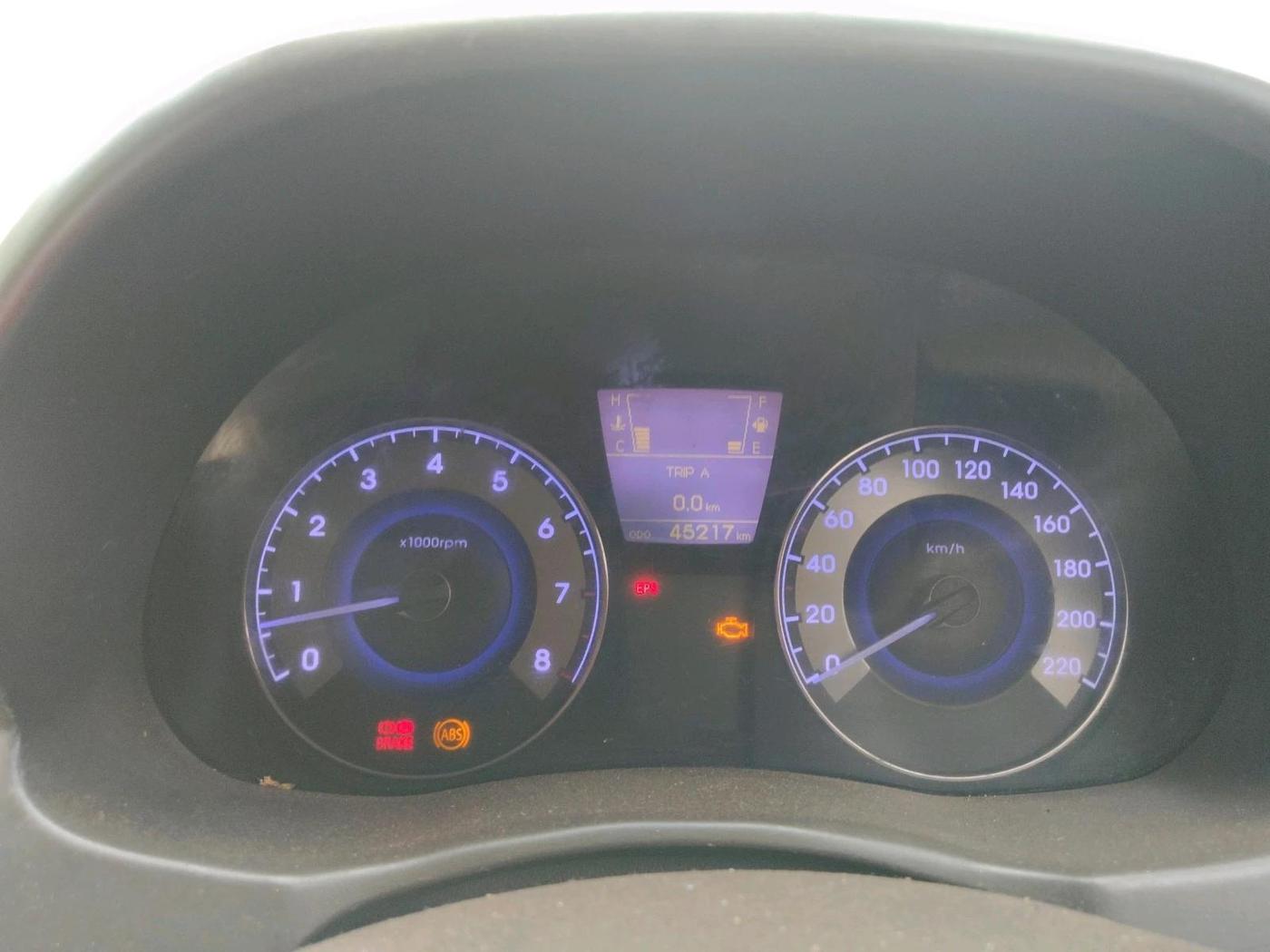 2013 Hyundai Verna FLUIDIC 1.6 VTVT SX, Petrol, Manual, 45,217 km, interior