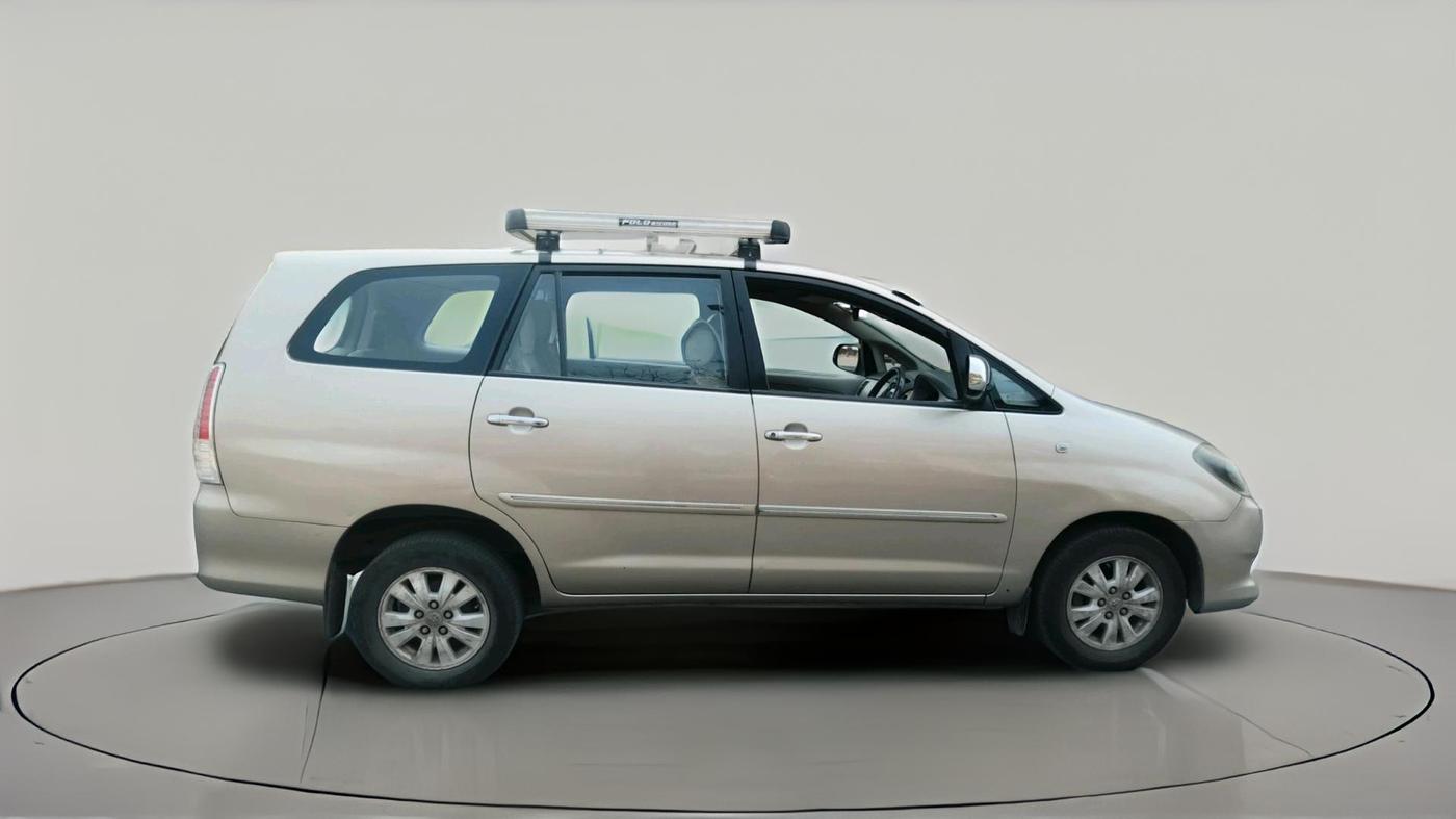 2009 Toyota Innova V 2.5 7 STR, Diesel, Manual, 2,27,043 km, exterior