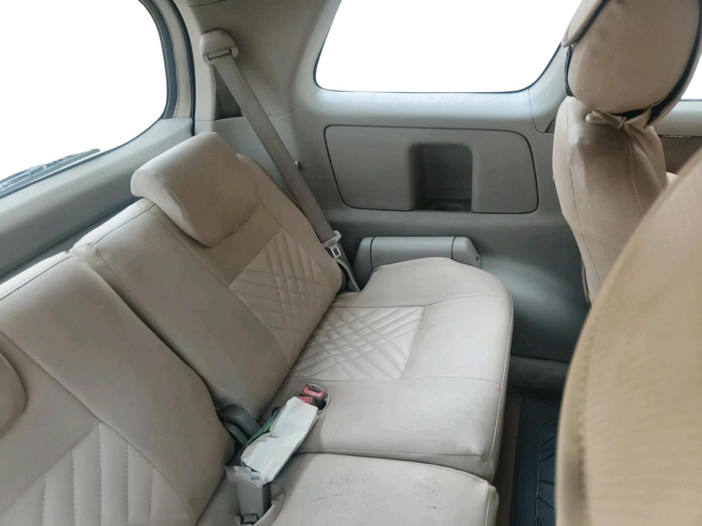 2009 Toyota Innova V 2.5 7 STR, Diesel, Manual, 2,27,043 km, interior
