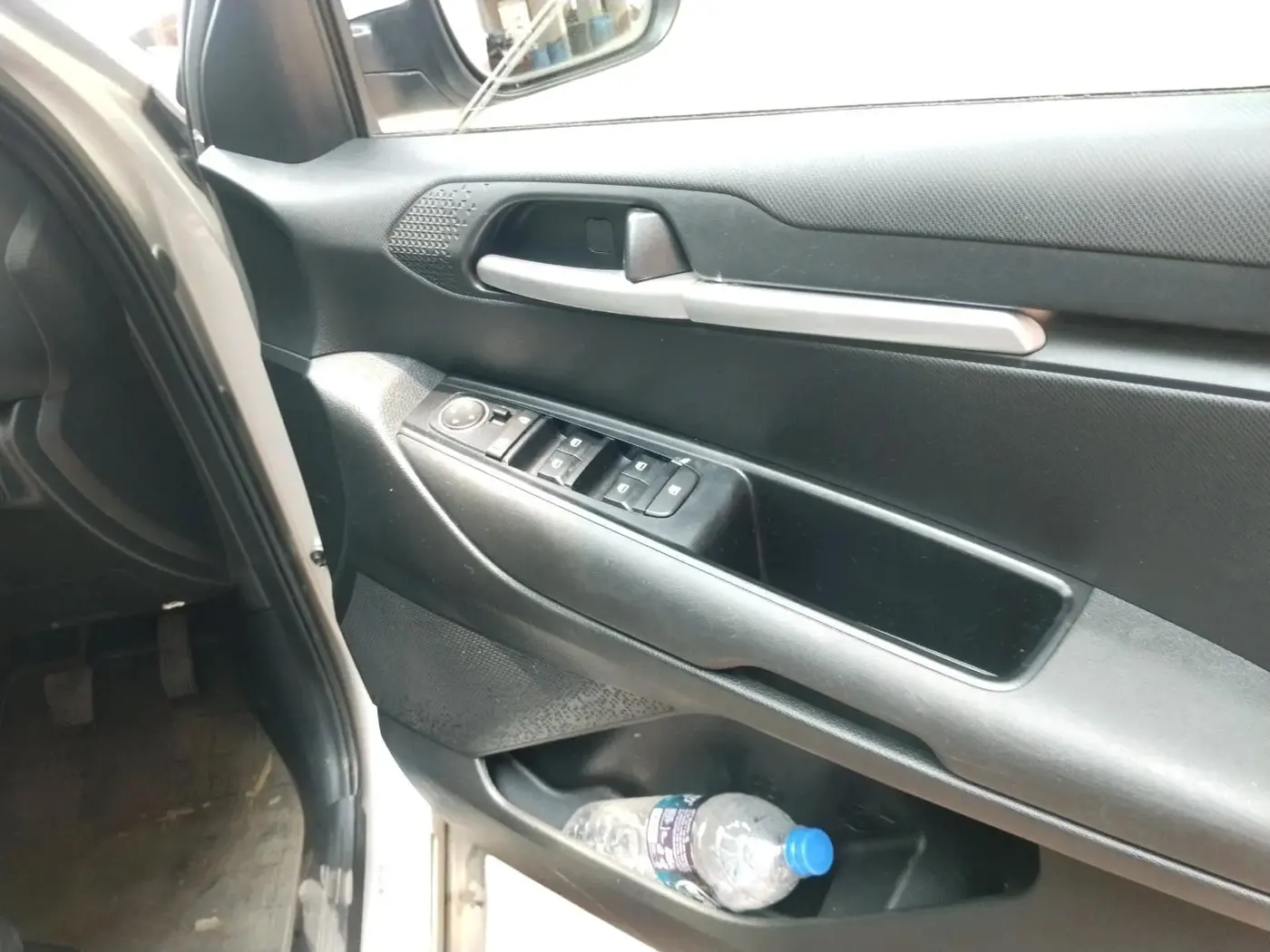 2023 KIA SONET HTK 1.2, Petrol, Manual, 81,650 km, interior