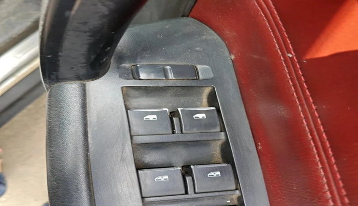 2012 Chevrolet Captiva XTREME, Diesel, Manual, 1,04,591 km, interior