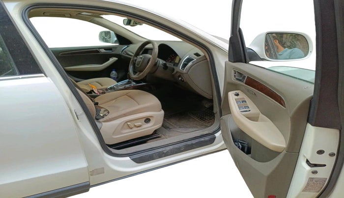 2011 Audi Q5 3.0 TDI QUATTRO, Diesel, Automatic, 1,00,004 km, interior