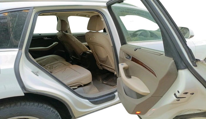 2011 Audi Q5 3.0 TDI QUATTRO, Diesel, Automatic, 1,00,004 km, interior