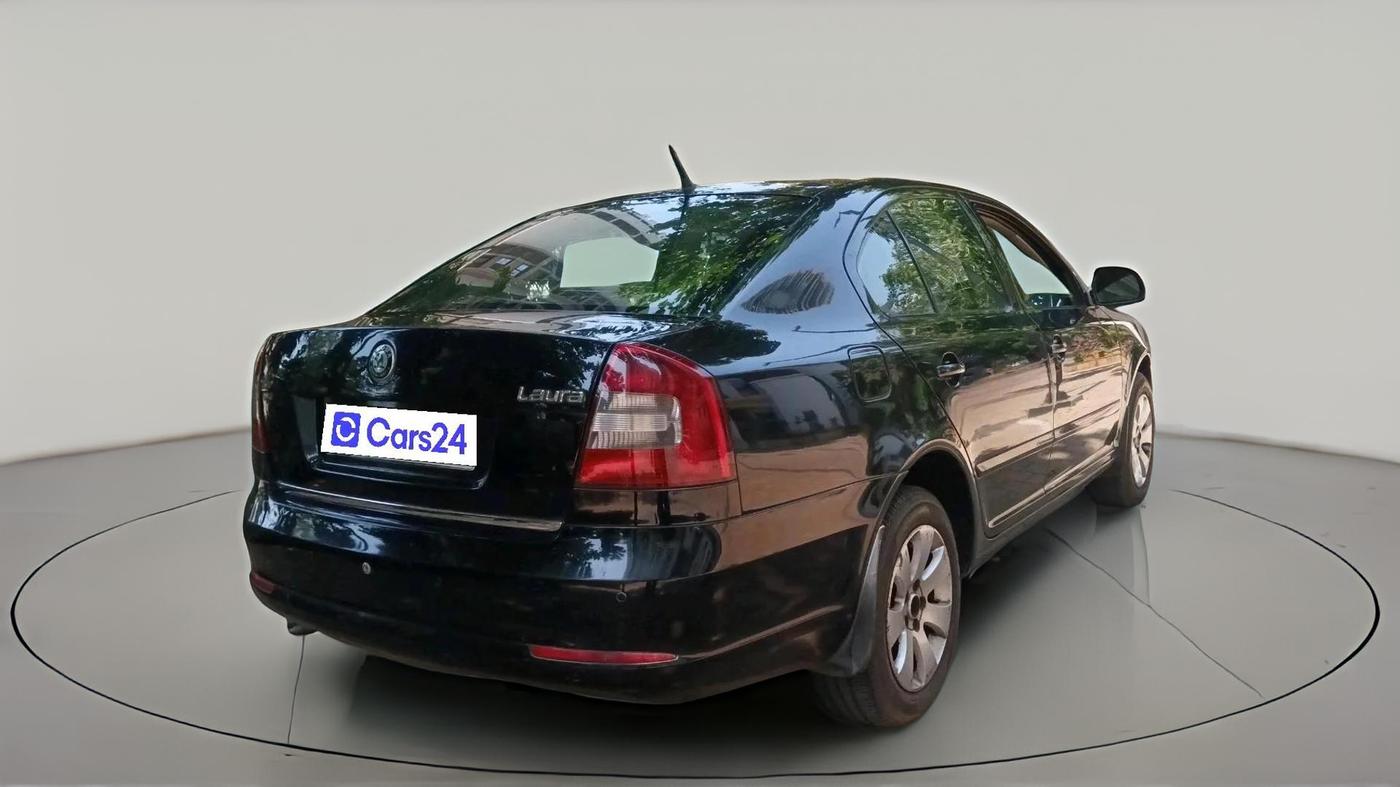 2010 Skoda Laura AMBIENTE 1.9 TDI MT, Diesel, Manual, 1,58,570 km, exterior