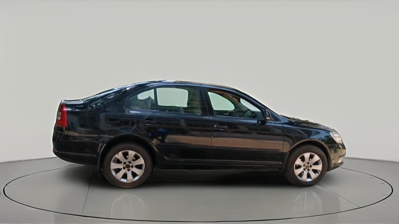 2010 Skoda Laura AMBIENTE 1.9 TDI MT, Diesel, Manual, 1,58,570 km, exterior