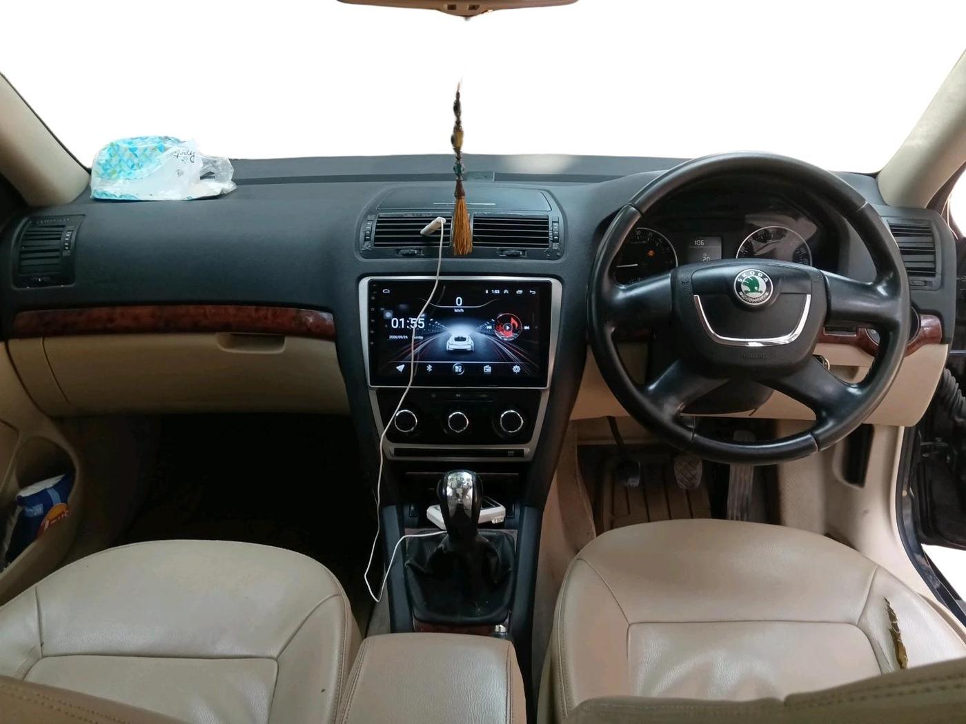 2010 Skoda Laura AMBIENTE 1.9 TDI MT, Diesel, Manual, 1,58,570 km, interior