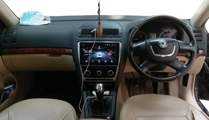 2010 Skoda Laura AMBIENTE 1.9 TDI MT, Diesel, Manual, 1,58,570 km, interior