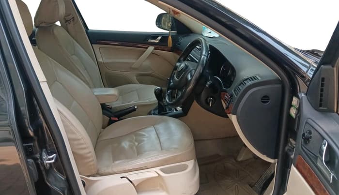 2010 Skoda Laura AMBIENTE 1.9 TDI MT, Diesel, Manual, 1,58,570 km, interior