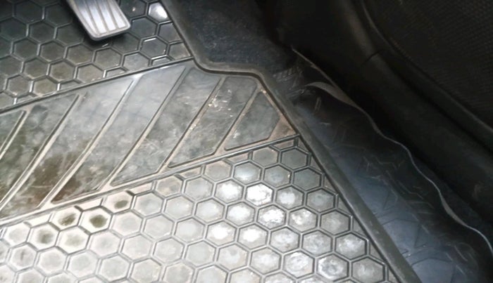 2014 Maruti Swift LXI, Petrol, Manual, 48,790 km, interior