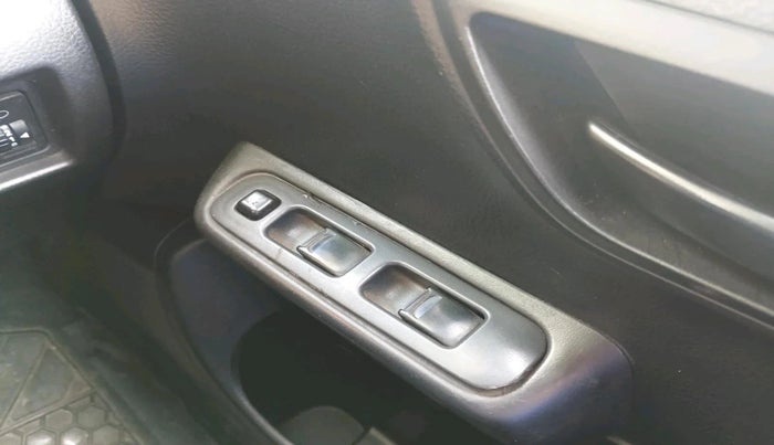 2014 Maruti Swift LXI, Petrol, Manual, 48,790 km, interior