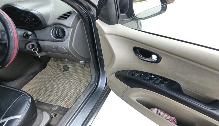 2011 Hyundai i10 MAGNA 1.2, Petrol, Manual, 69,065 km, interior