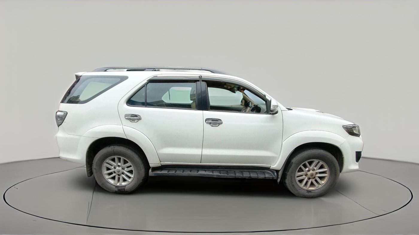 2012 Toyota Fortuner 3.0 4X2 AT, Diesel, Automatic, 1,85,214 km, exterior