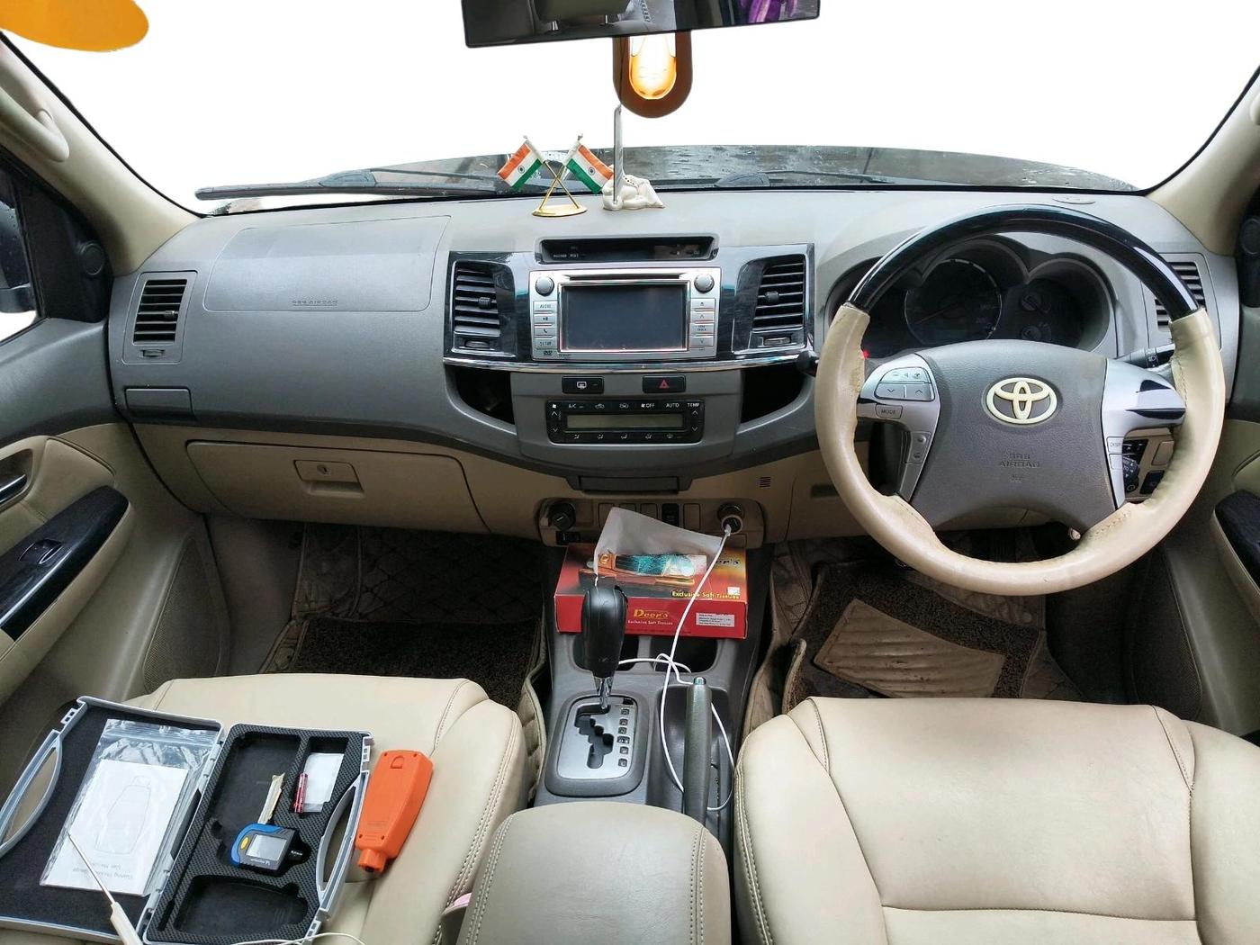 2012 Toyota Fortuner 3.0 4X2 AT, Diesel, Automatic, 1,85,214 km, interior