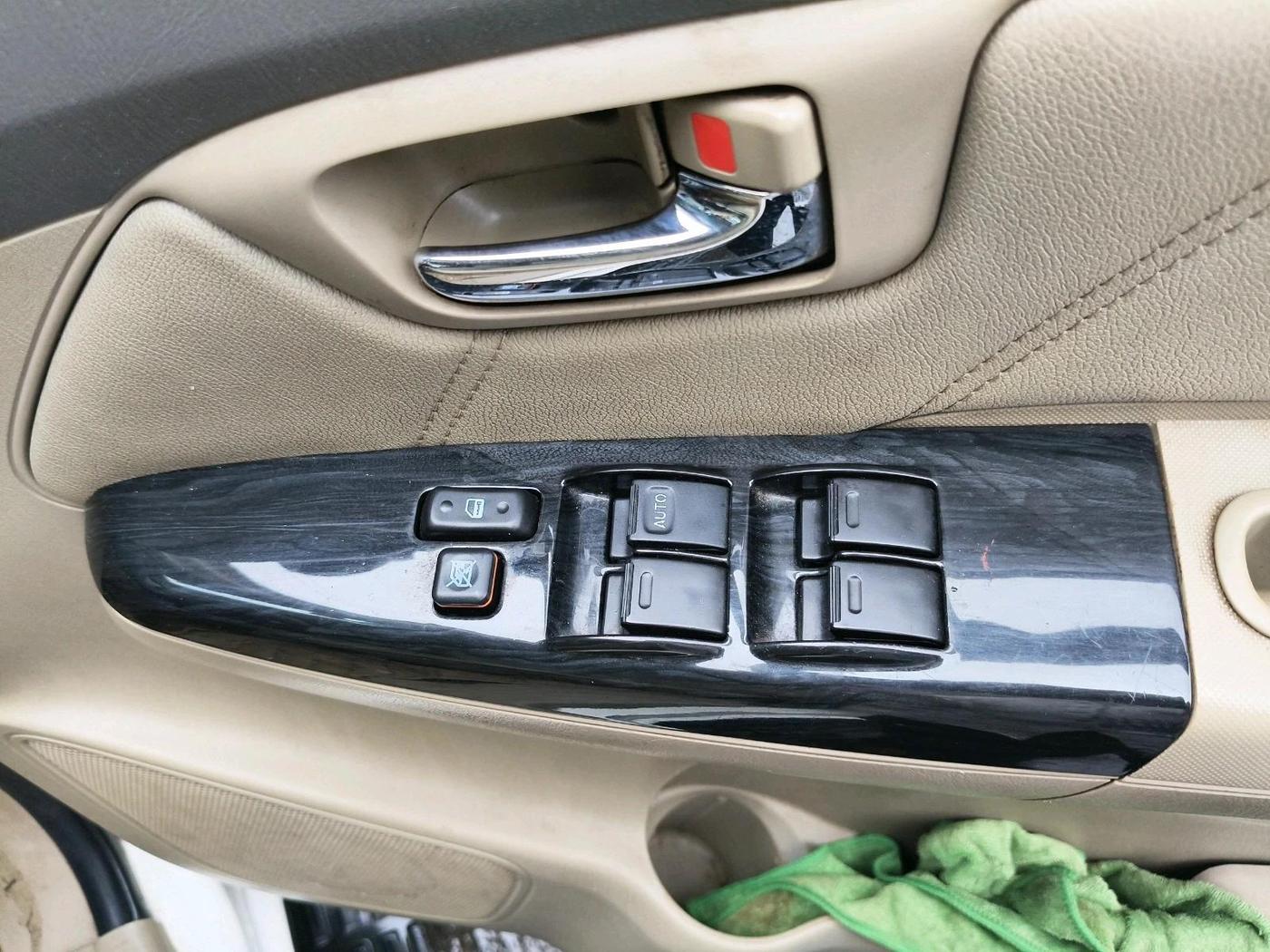 2012 Toyota Fortuner 3.0 4X2 AT, Diesel, Automatic, 1,85,214 km, interior