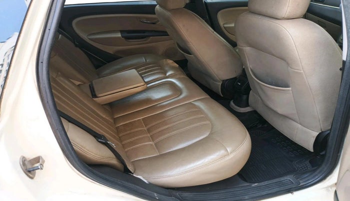 2012 Fiat Linea EMOTION 1.3, Diesel, Manual, 1,47,069 km, interior