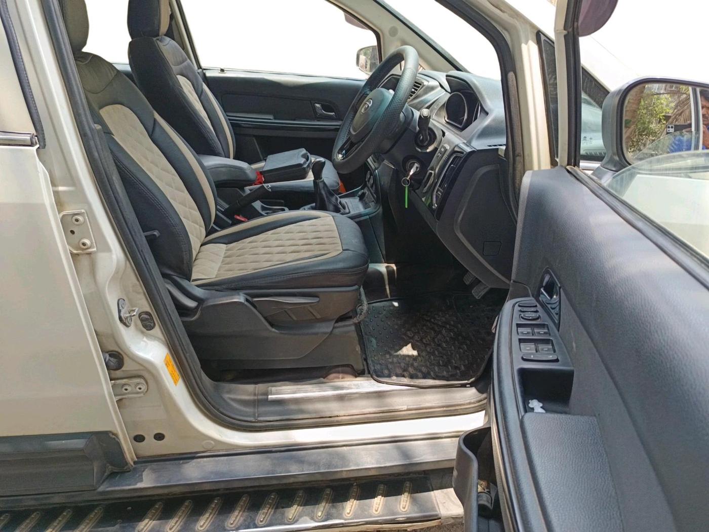 2019 Tata Hexa XE 4X2 7 STR, Diesel, Manual, 92,756 km, interior